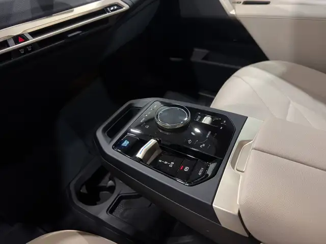 BMW Ix view 26