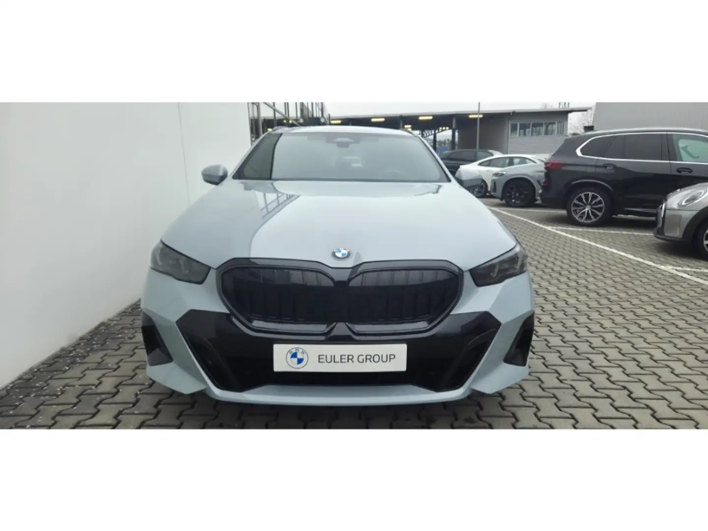 BMW 520 i M-Sport Sommer19'' PRO AHK ICONIC H/K M-Leuchten Grau - 2