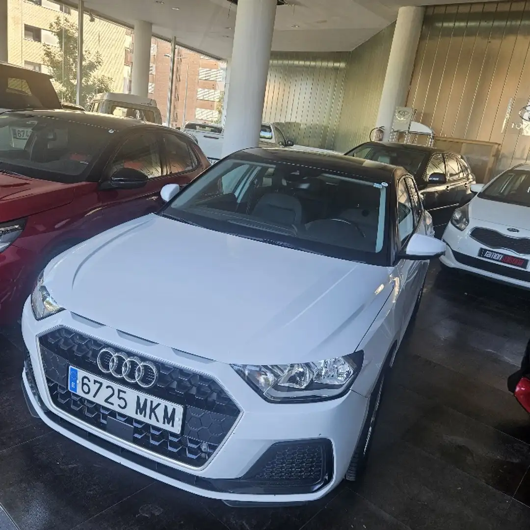 Audi A1 Sportback 30 TFSI Adrenalin S tronic Weiß - 1