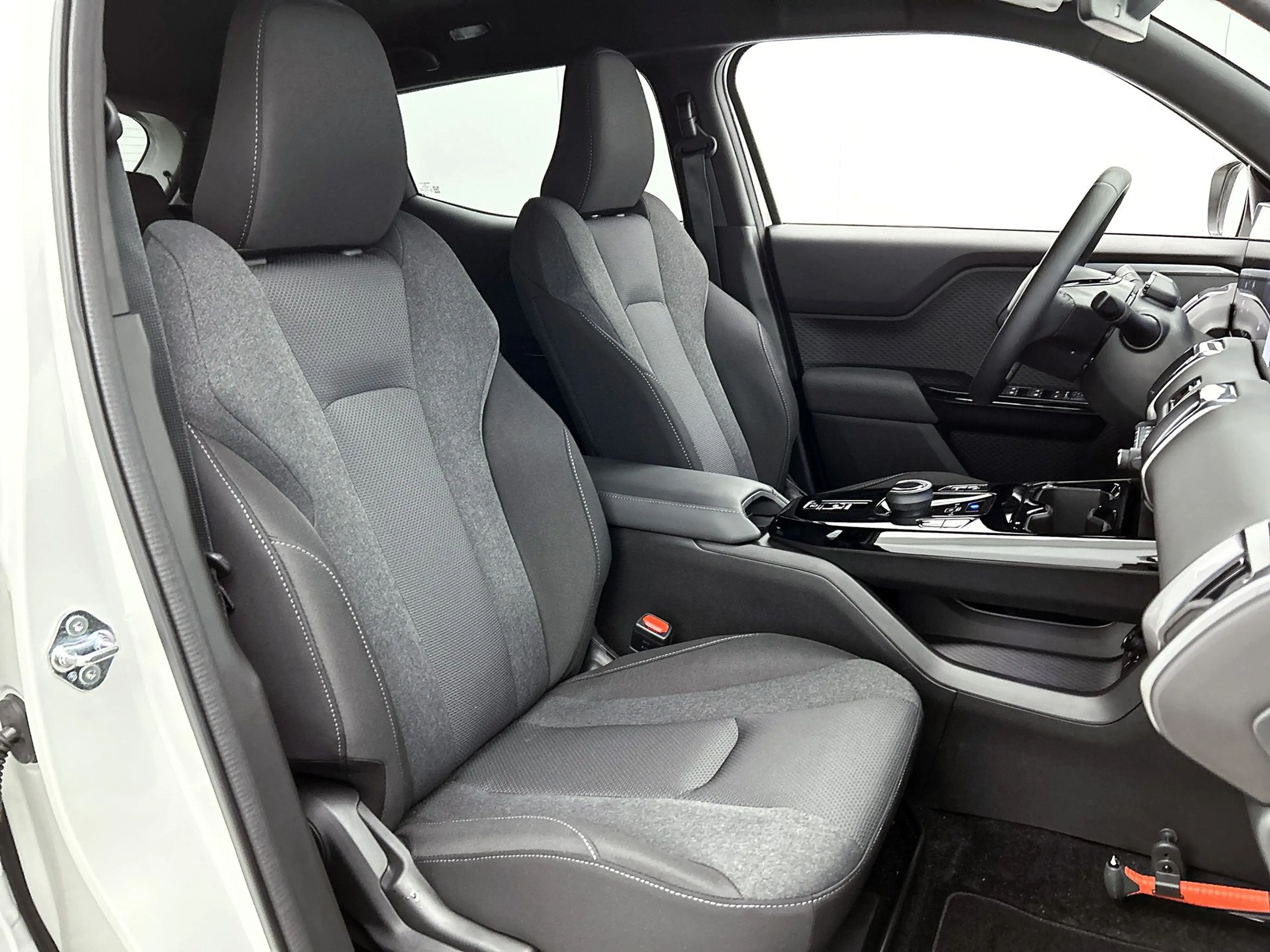 Toyota Urban Cruiser Dynamic 61 kWh *EV-Deal* — photo 50