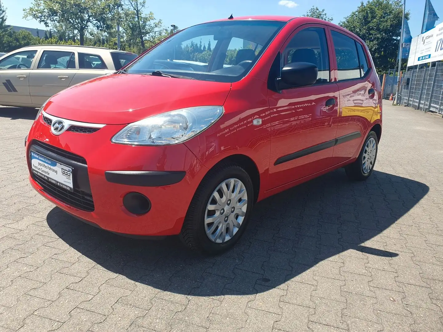 Hyundai i10 1.1 Classic E GARANTIE AUTOMATIK KLIMAANLAGE Rouge - 1