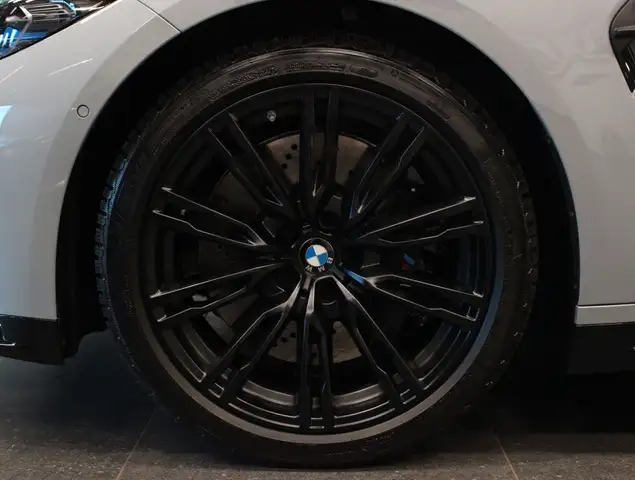 BMW M4 view 24