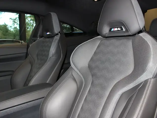 BMW M4 view 22