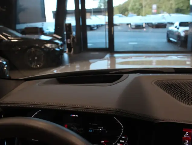 BMW M4 view 21