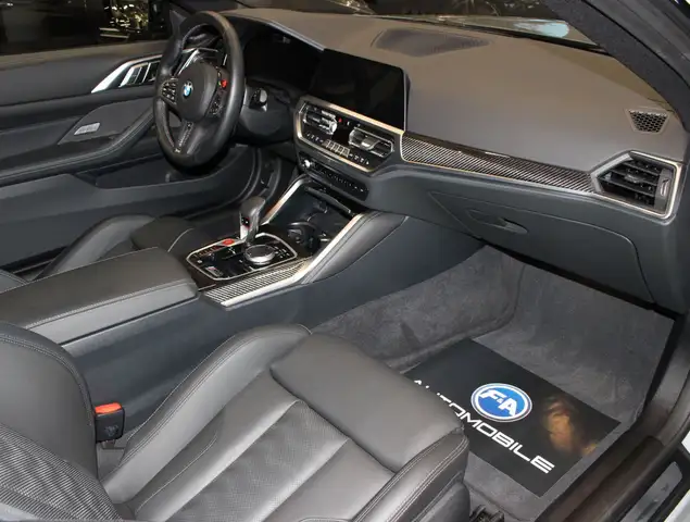 BMW M4 view 9