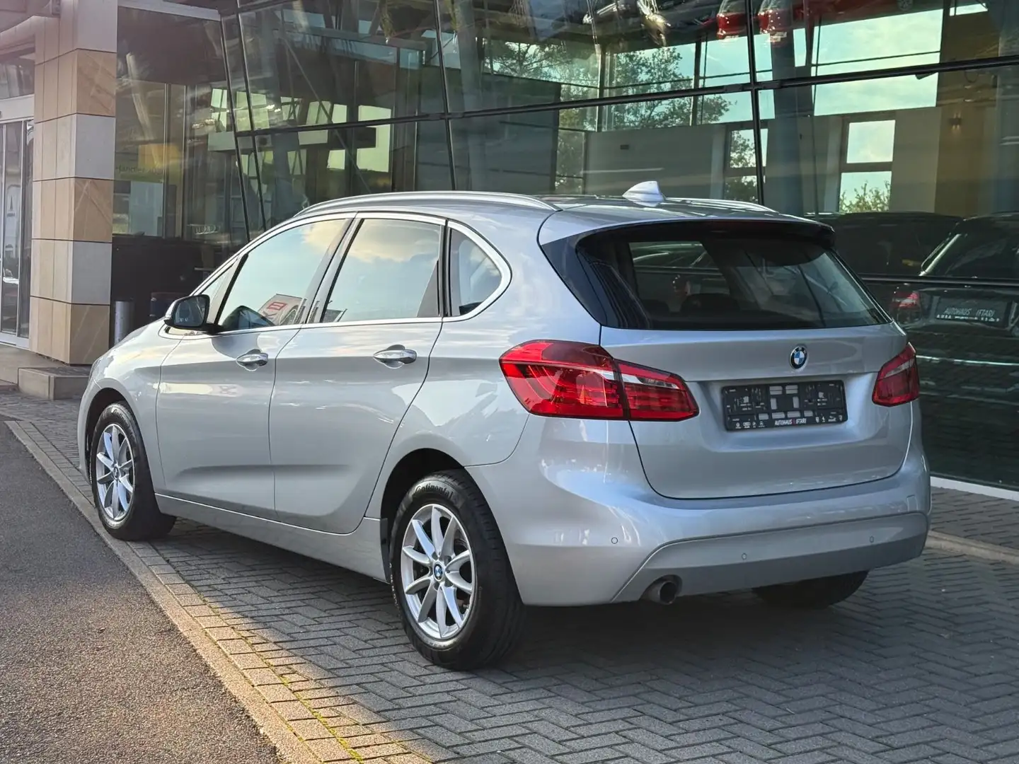 BMW 218 Advantage Navi Xenon PDC SHZ Silber - 2