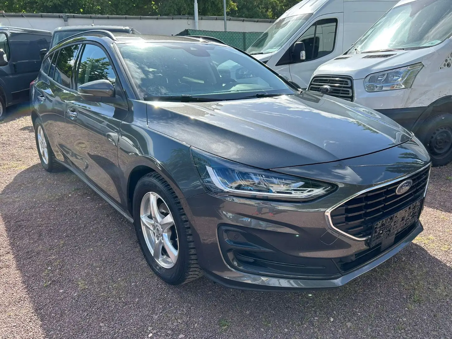 Ford Focus Turnier Cool & Connect Grijs - 1