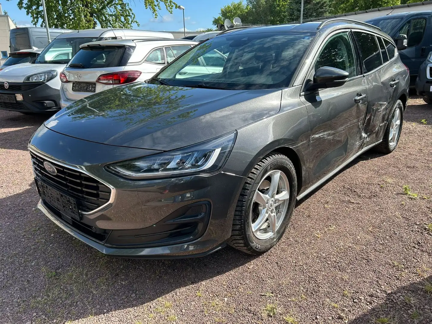 Ford Focus Turnier Cool & Connect Grijs - 2