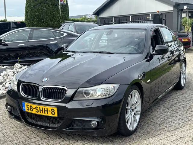 BMW 318 3-serie 318i Sedan 2011 M Sport Edition Zwart NL A