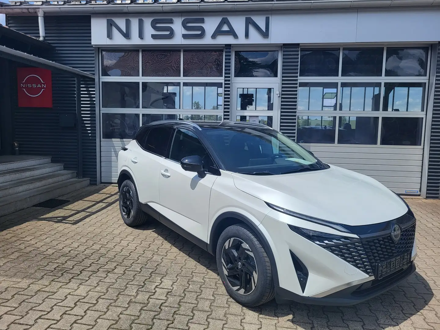 Nissan Qashqai 1.3 DIG-T N-Connecta Automatik Navi Zweifarbenlack Blanco - 1