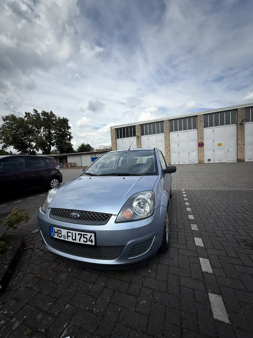 Ford Fiesta 1.3 Ambiente - 1