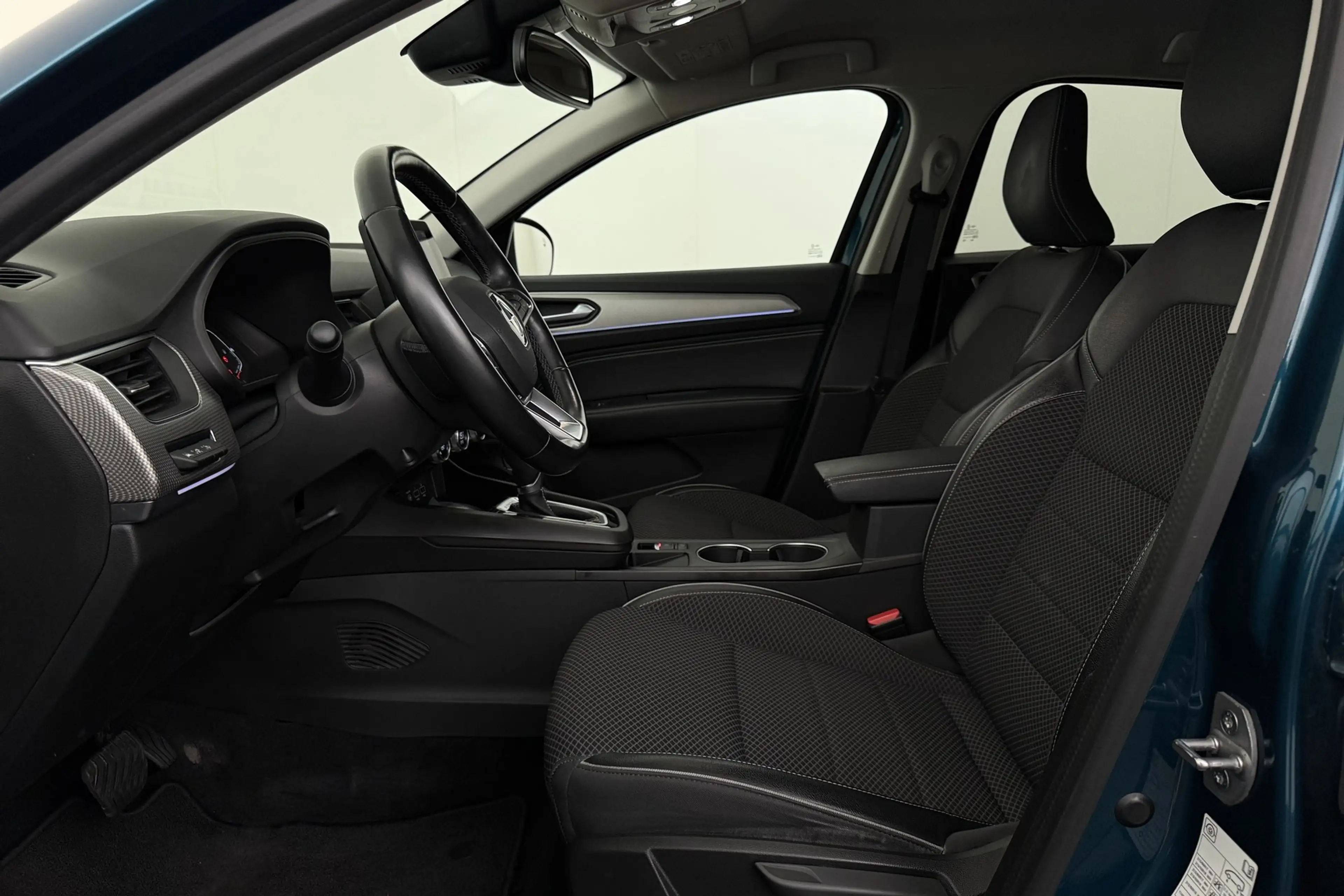 Renault Arkana INTENS 1.6 E-TECH + A/T + GPS + HALF/LEDER + CAMER — photo 10