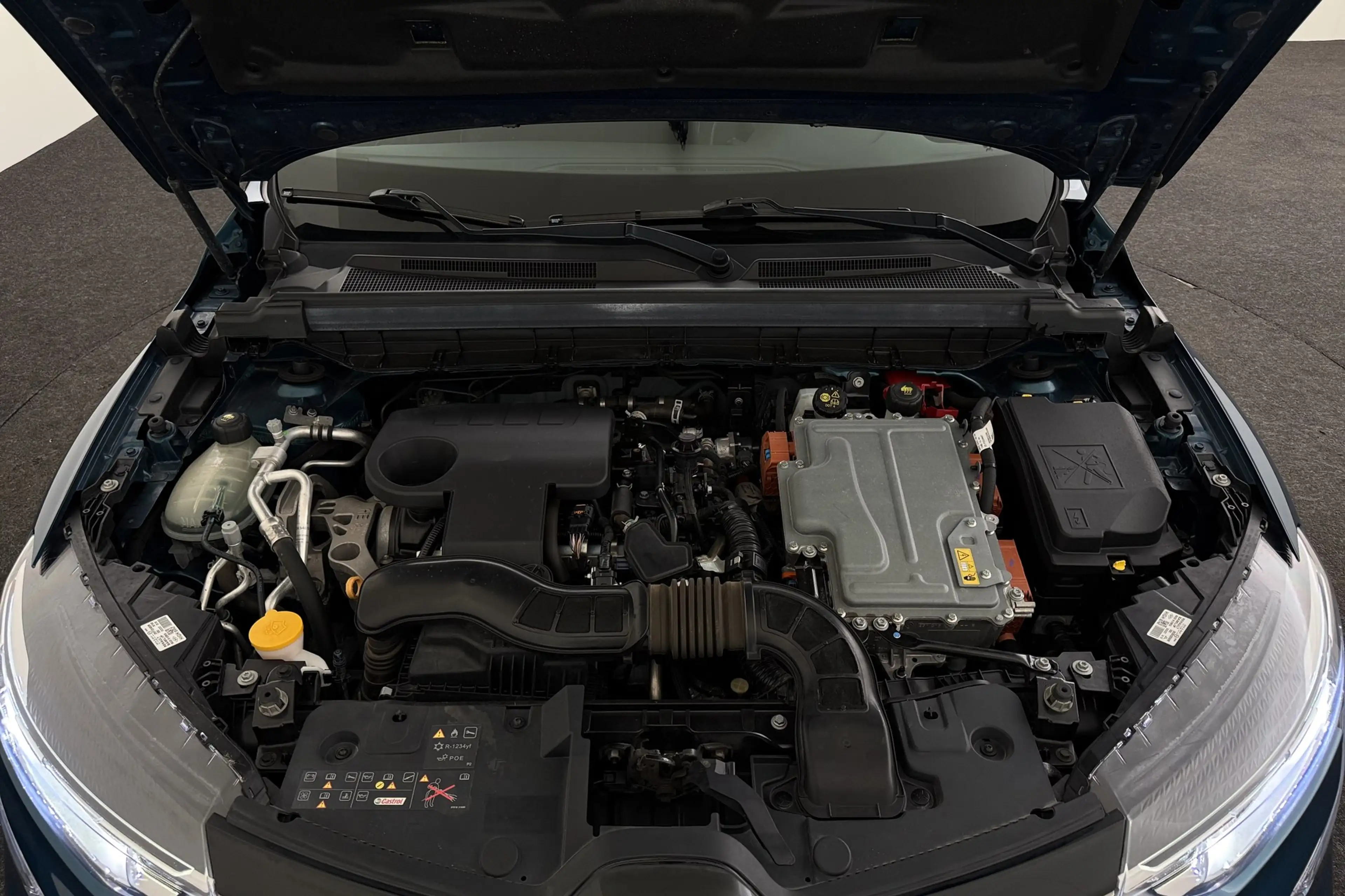 Renault Arkana INTENS 1.6 E-TECH + A/T + GPS + HALF/LEDER + CAMER — photo 14
