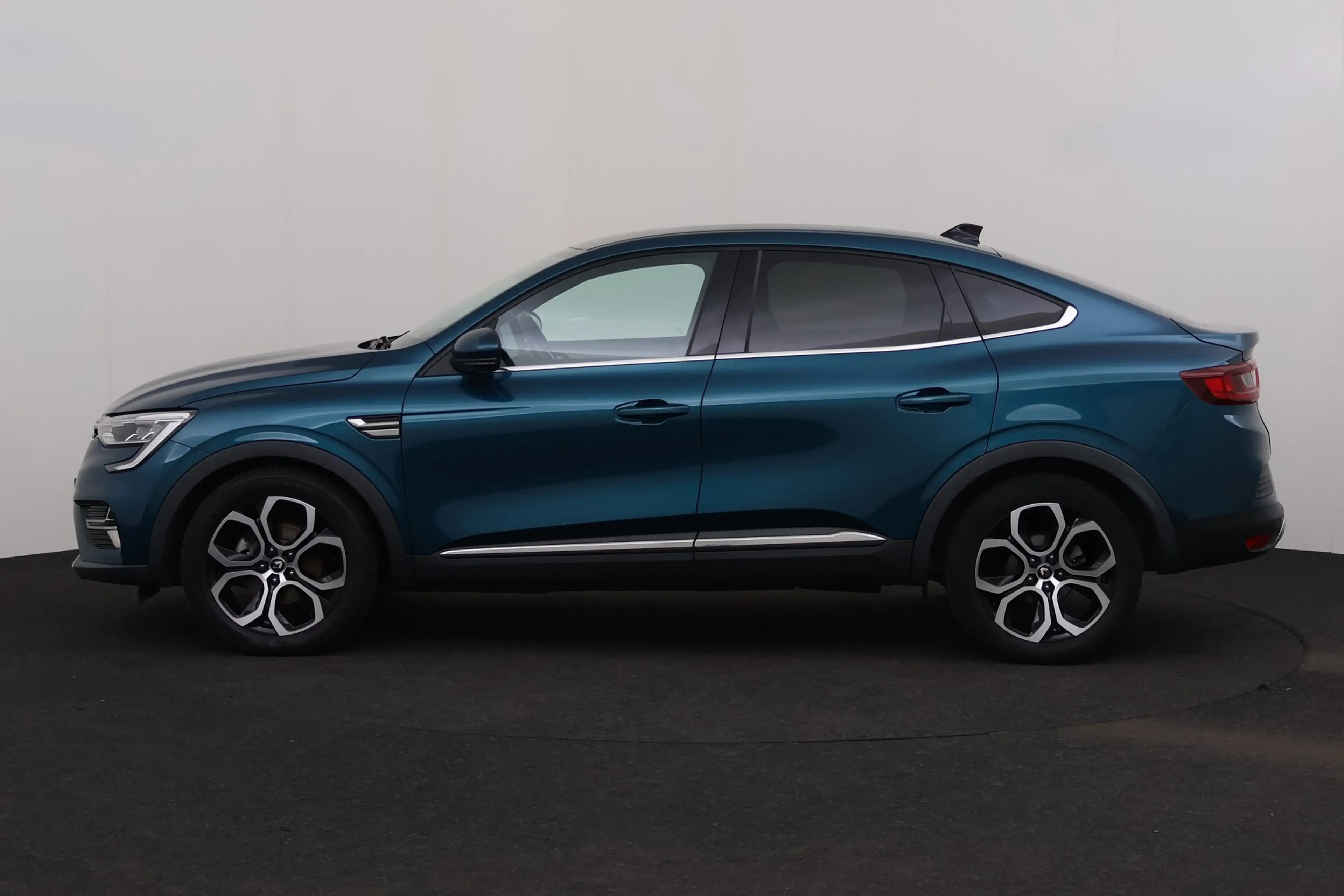 Renault Arkana INTENS 1.6 E-TECH + A/T + GPS + HALF/LEDER + CAMER — photo 2