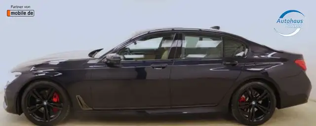 BMW 7 Series view 8