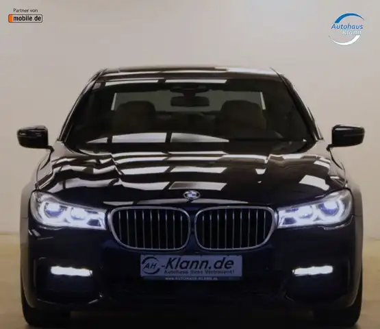 BMW 7 Series view 2