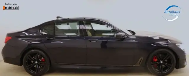 BMW 7 Series view 7