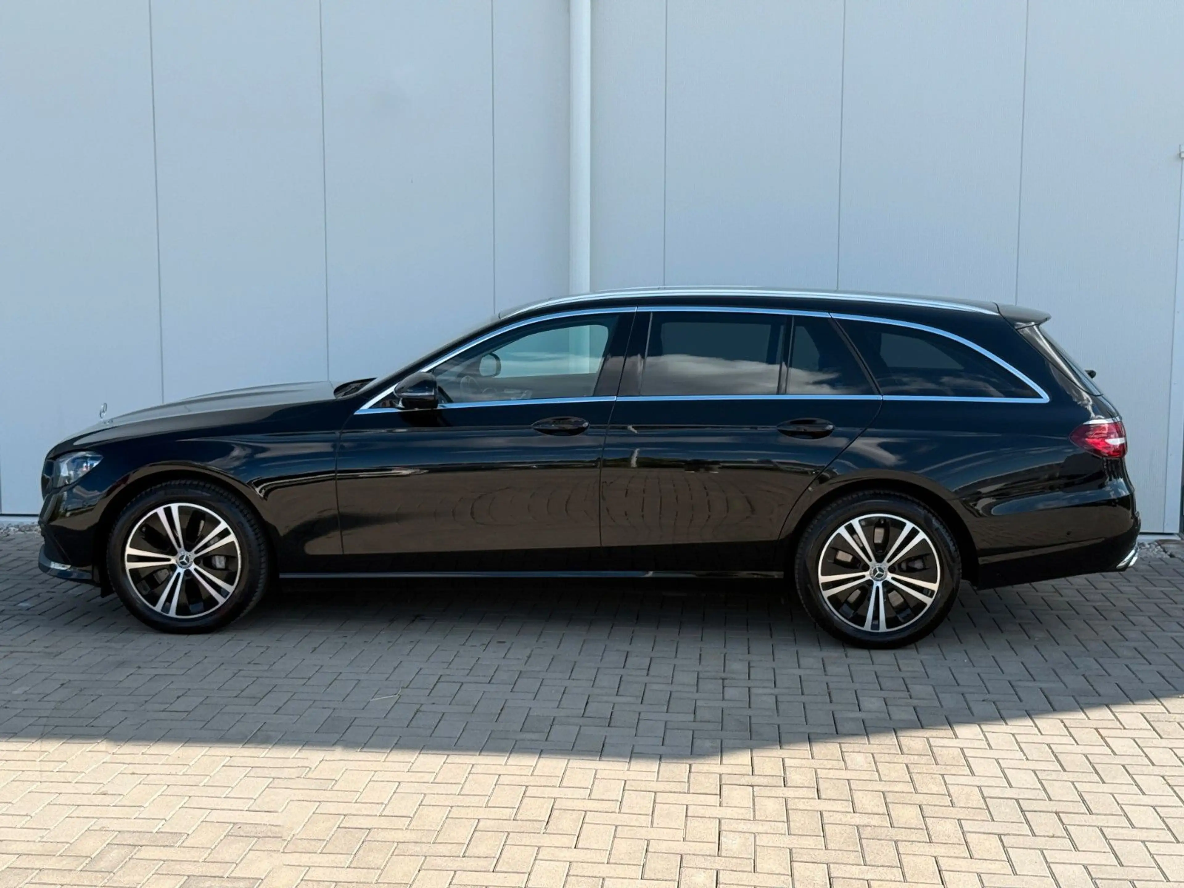 Mercedes-Benz E 450 4Matic T-Modell MULTIBEAM MEMORY AIRMATIC — photo 6