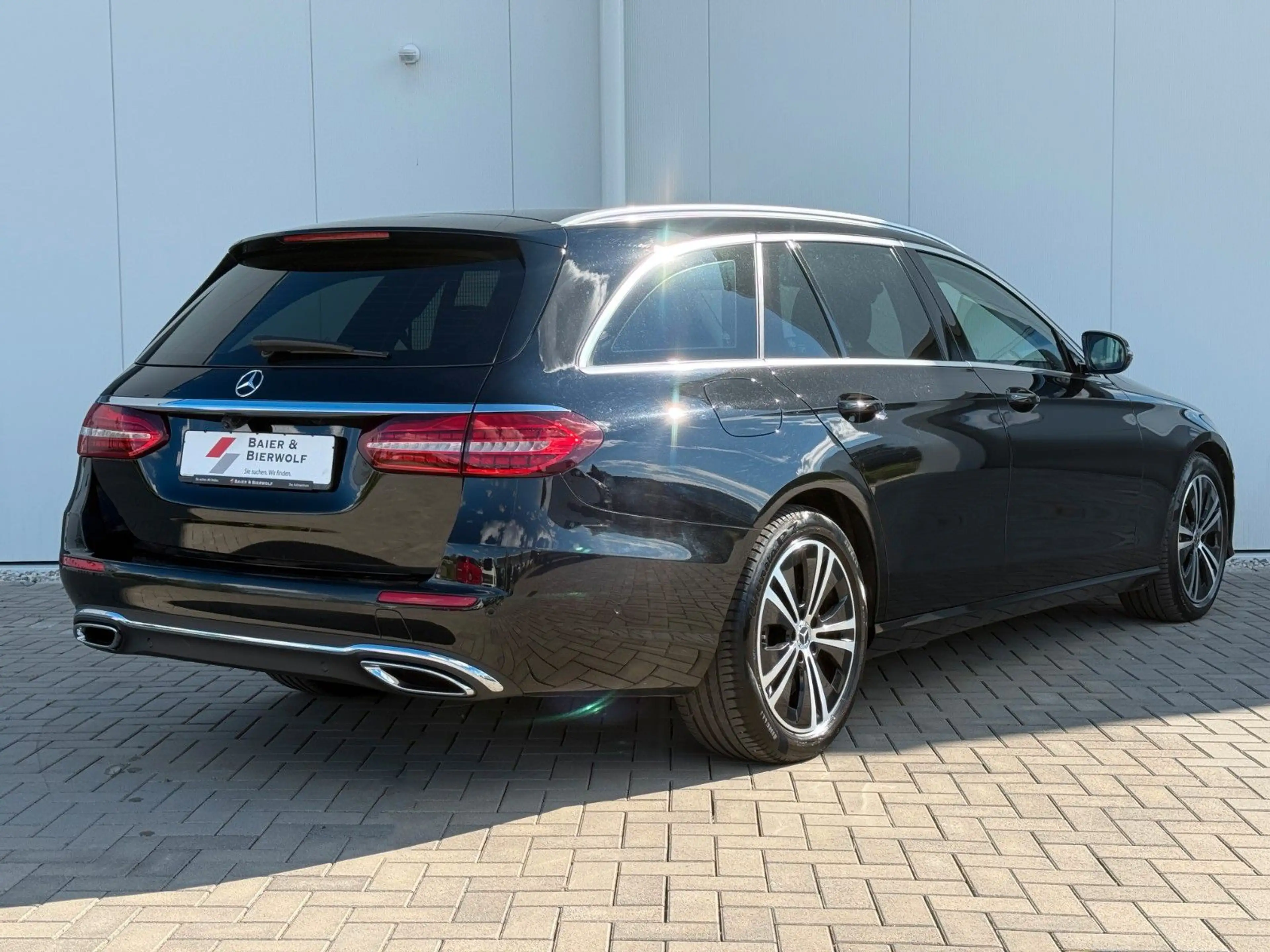 Mercedes-Benz E 450 4Matic T-Modell MULTIBEAM MEMORY AIRMATIC — photo 4