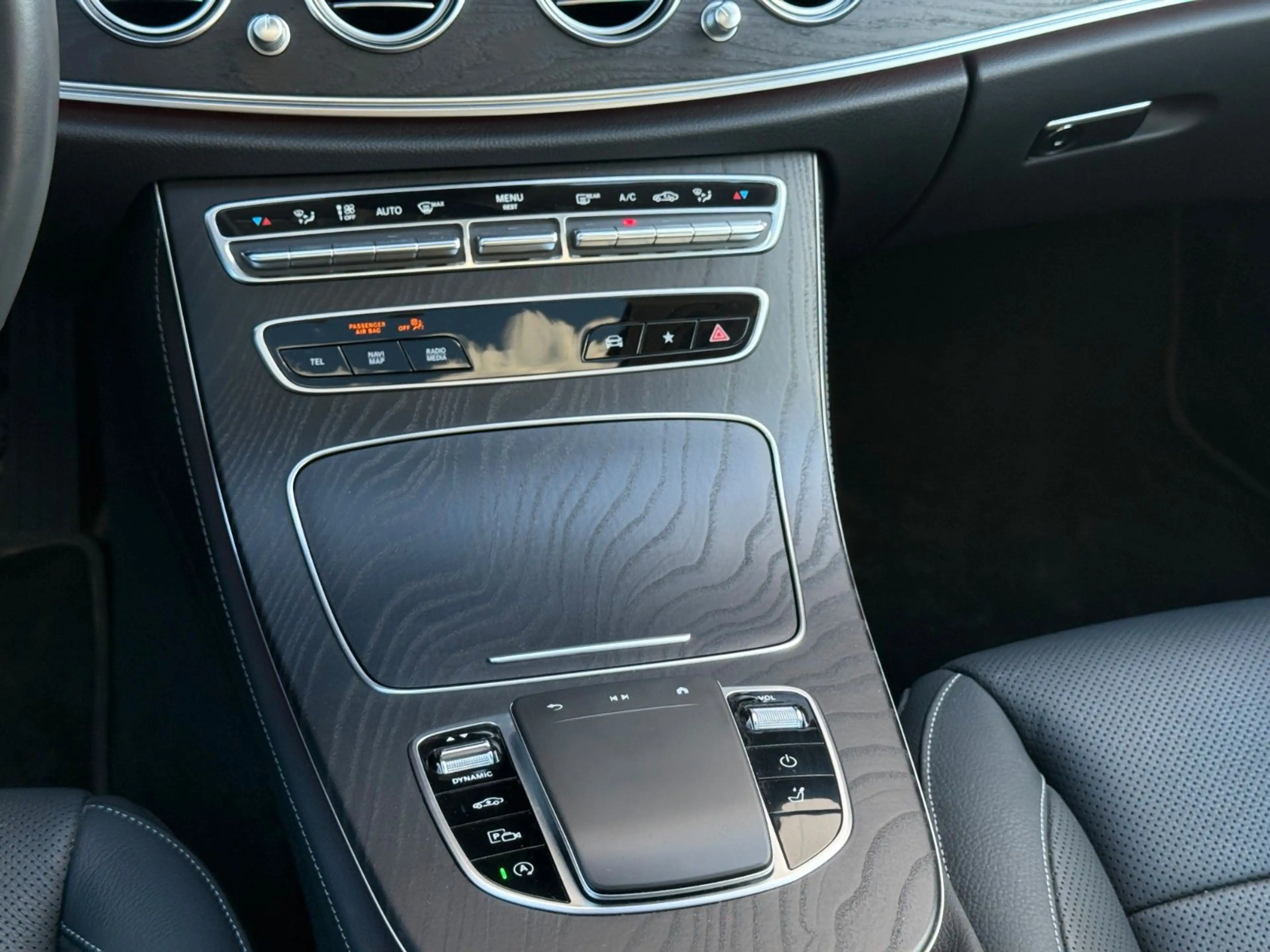 Mercedes-Benz E 450 4Matic T-Modell MULTIBEAM MEMORY AIRMATIC — photo 11