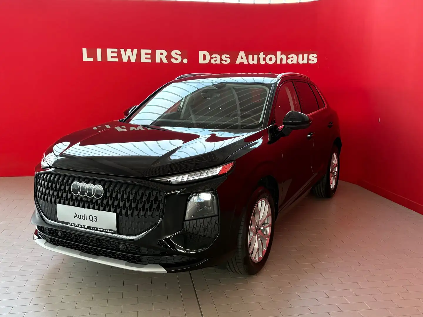 Audi Q3 TDI 110 kW  intense Schwarz - 1