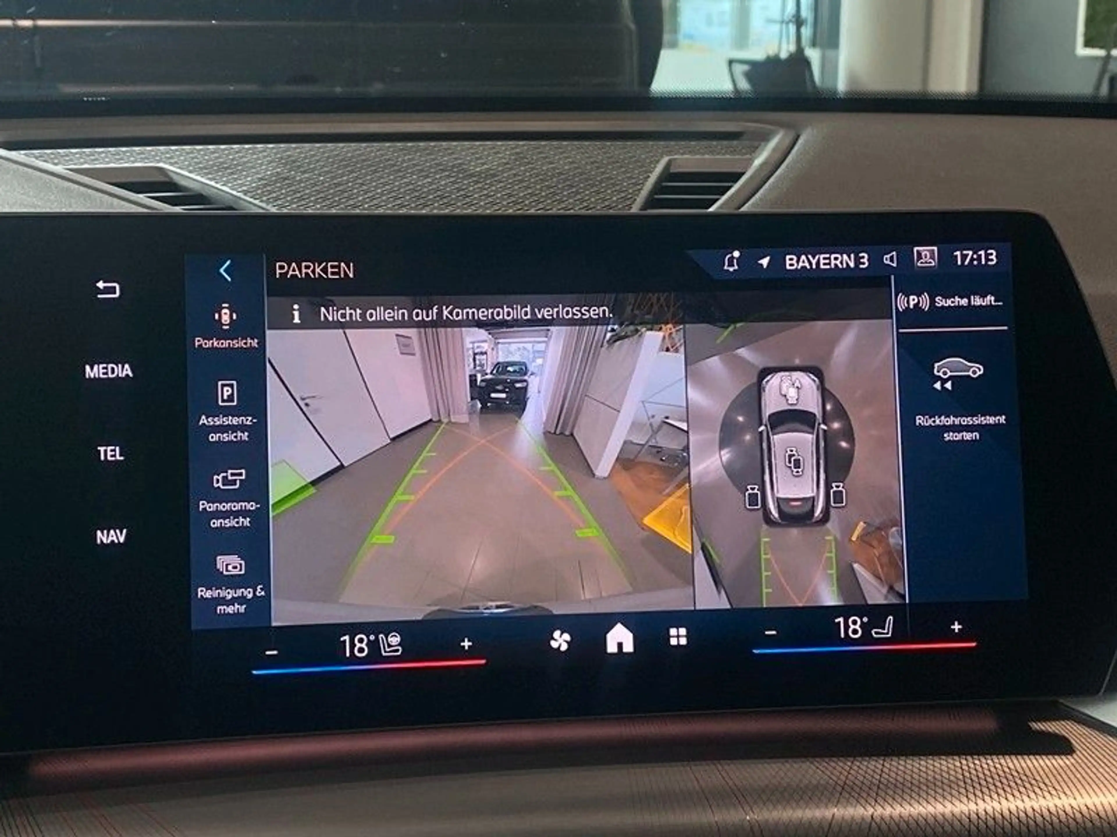 BMW iX2 xDrive30 InnovP Memory Pano H&K ACC AHK 360° — photo 23