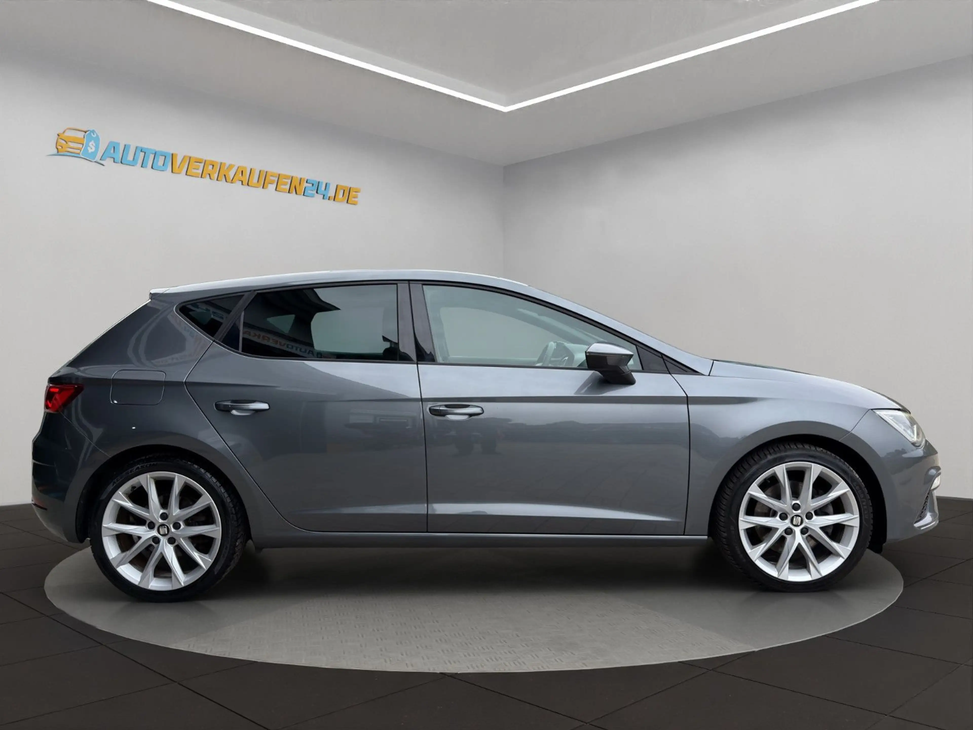SEAT Leon FR 1.8 TSI PANO SHZ SEAT-SOUND CARPLAY 1.HD — photo 8
