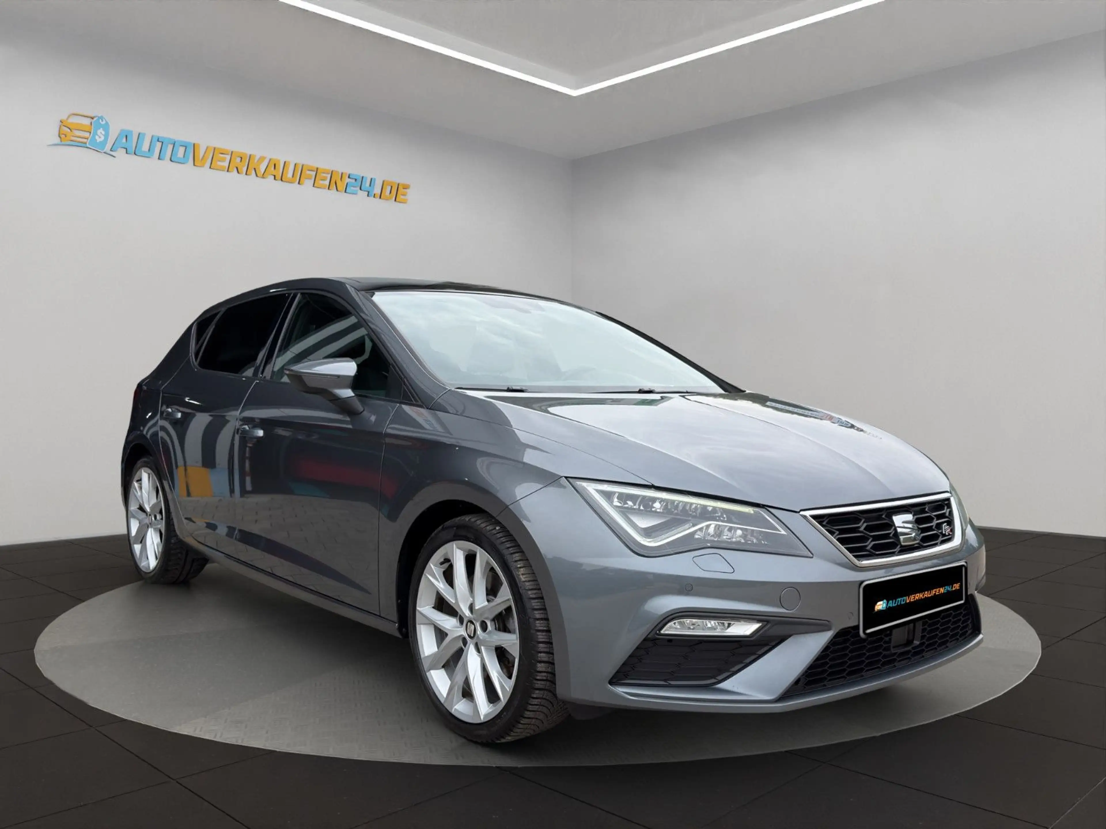 SEAT Leon FR 1.8 TSI PANO SHZ SEAT-SOUND CARPLAY 1.HD — photo 9