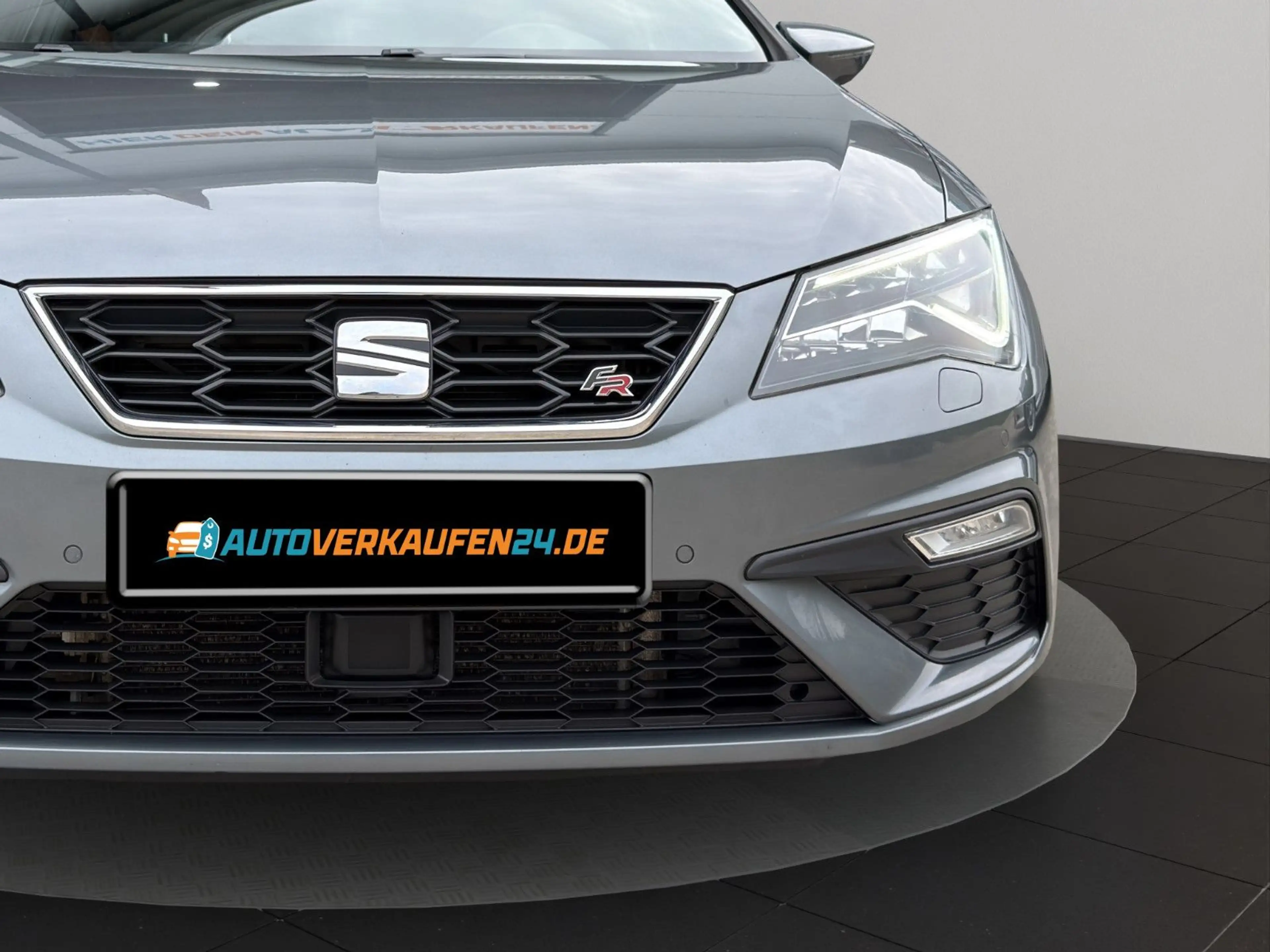 SEAT Leon FR 1.8 TSI PANO SHZ SEAT-SOUND CARPLAY 1.HD — photo 12