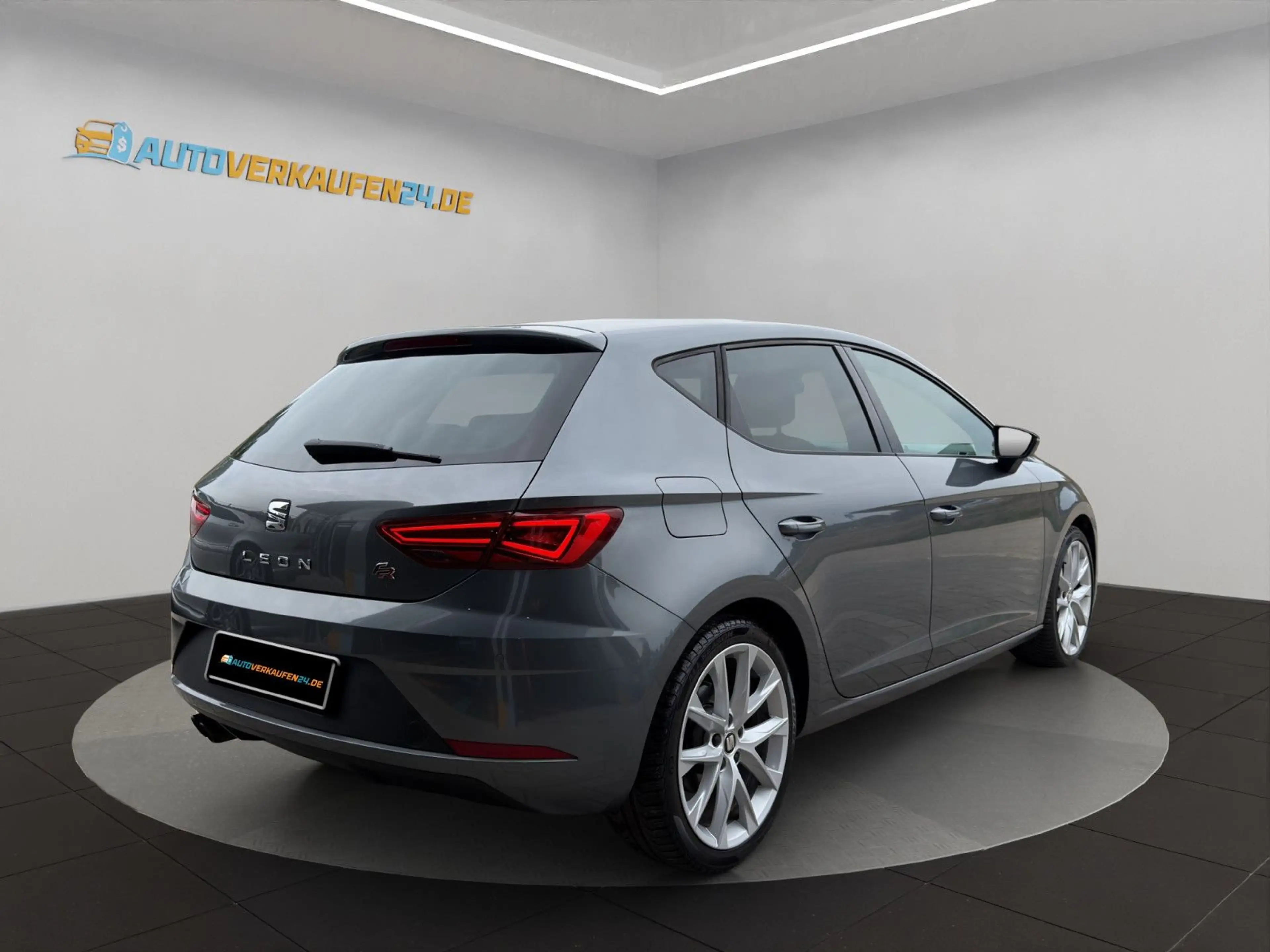 SEAT Leon FR 1.8 TSI PANO SHZ SEAT-SOUND CARPLAY 1.HD — photo 7
