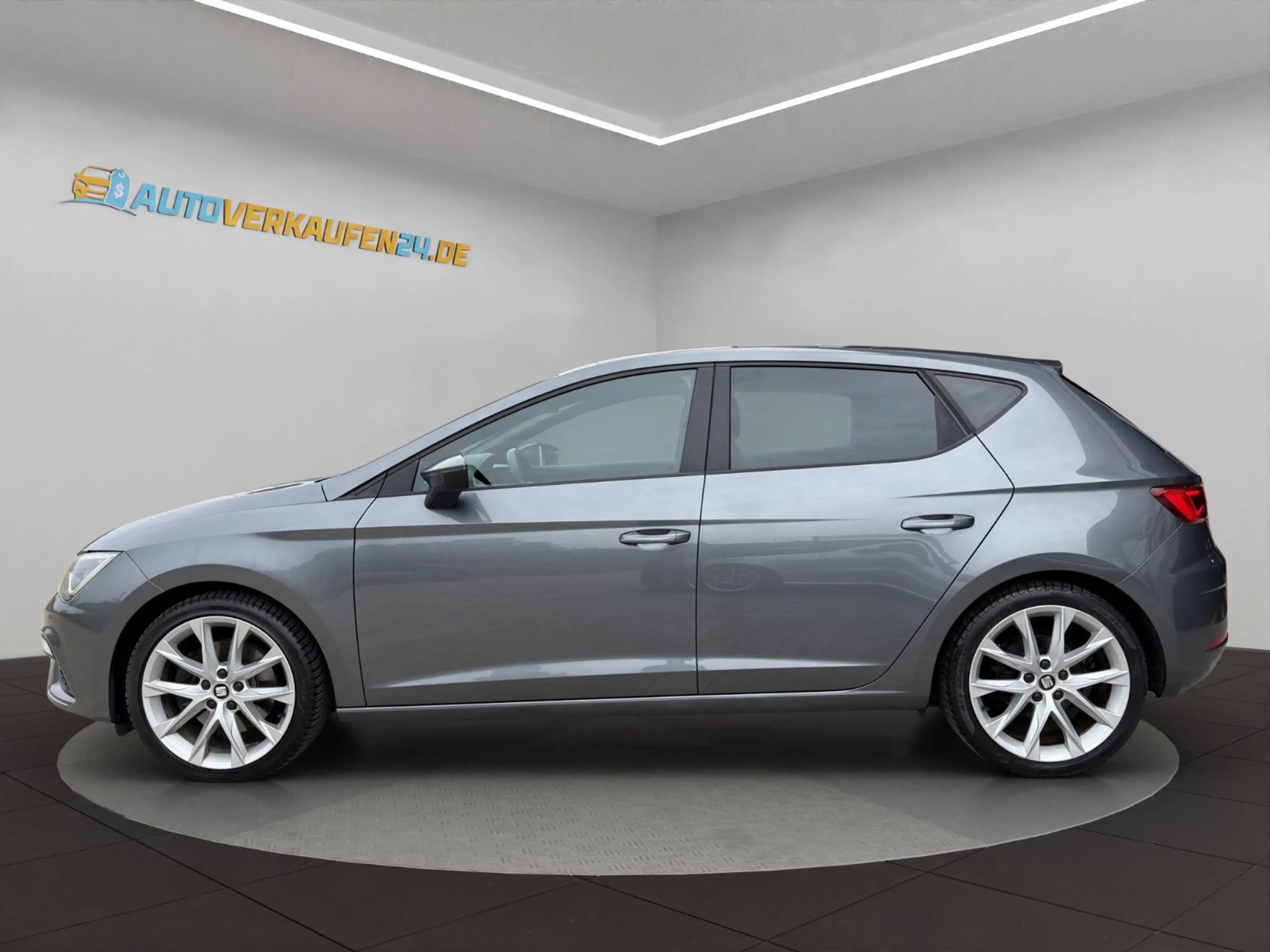 SEAT Leon FR 1.8 TSI PANO SHZ SEAT-SOUND CARPLAY 1.HD — photo 3