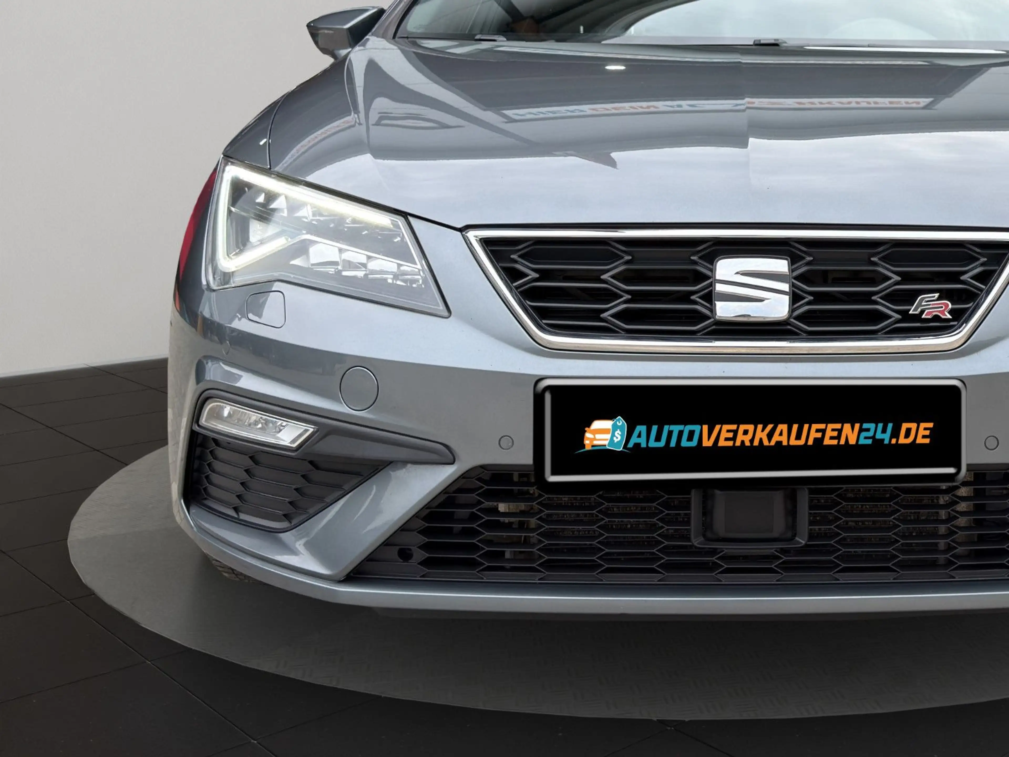SEAT Leon FR 1.8 TSI PANO SHZ SEAT-SOUND CARPLAY 1.HD — photo 11