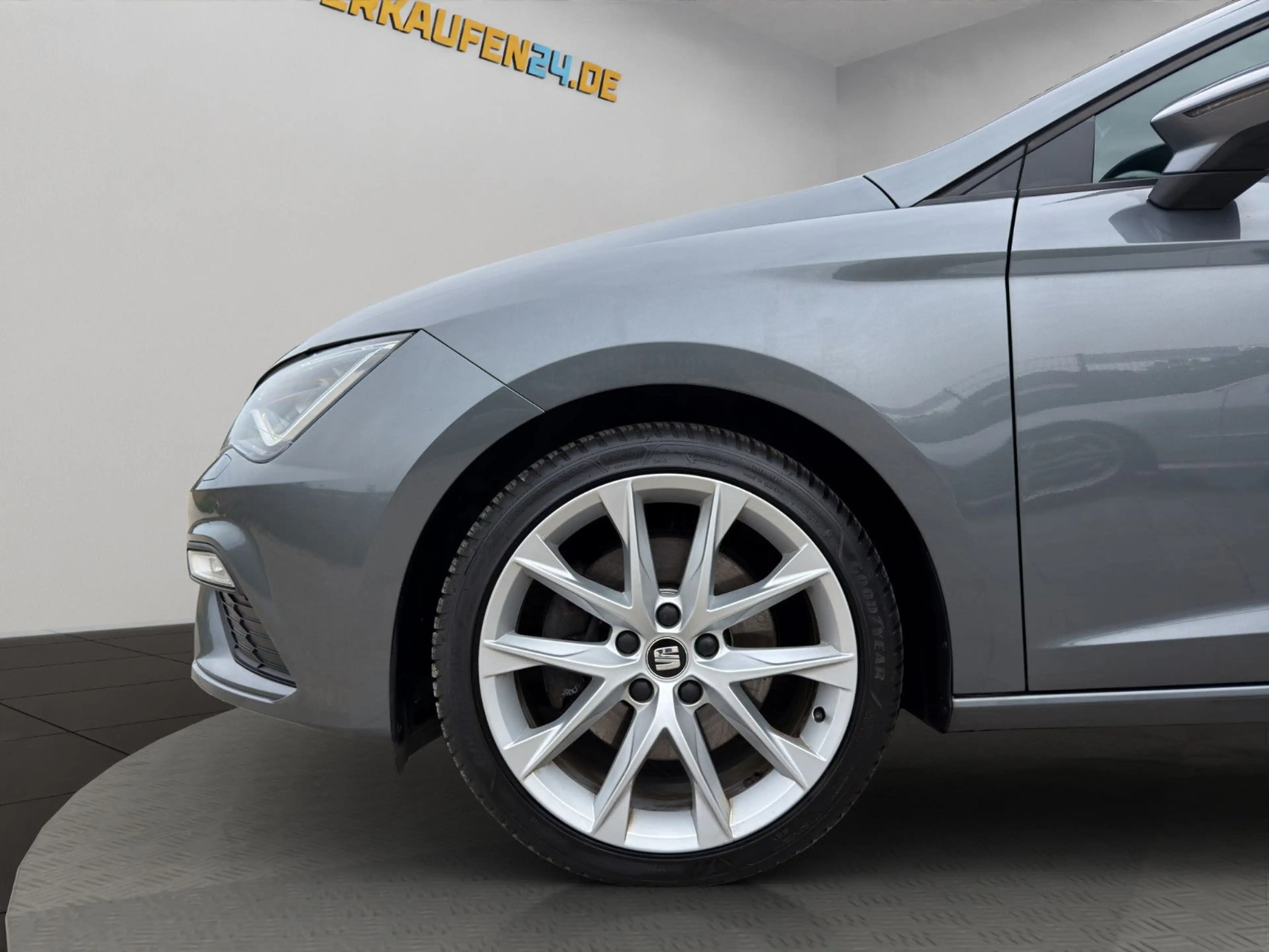 SEAT Leon FR 1.8 TSI PANO SHZ SEAT-SOUND CARPLAY 1.HD — photo 13