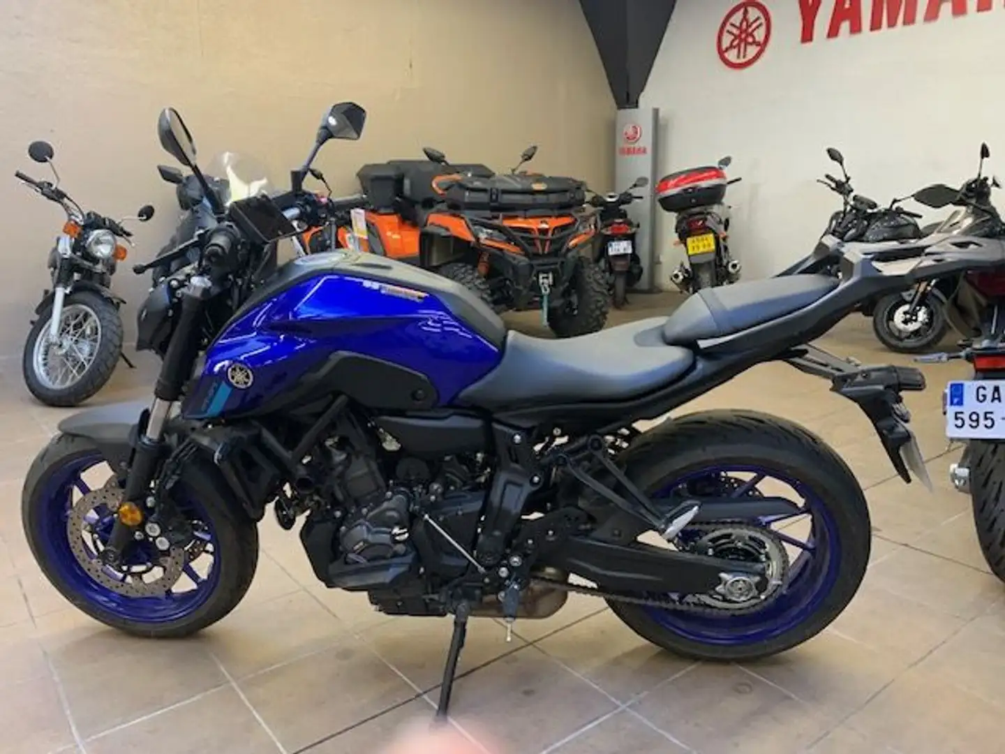 Yamaha MT-07 Bleu - 1
