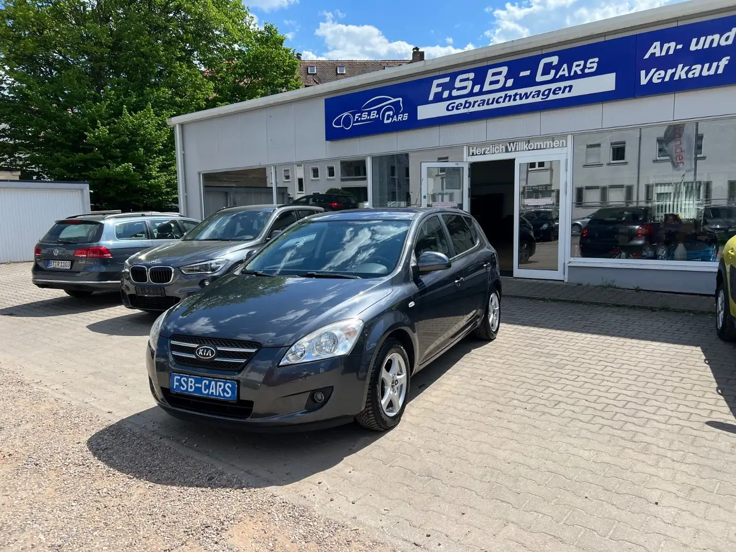 Kia Ceed / cee'd Grau - 1