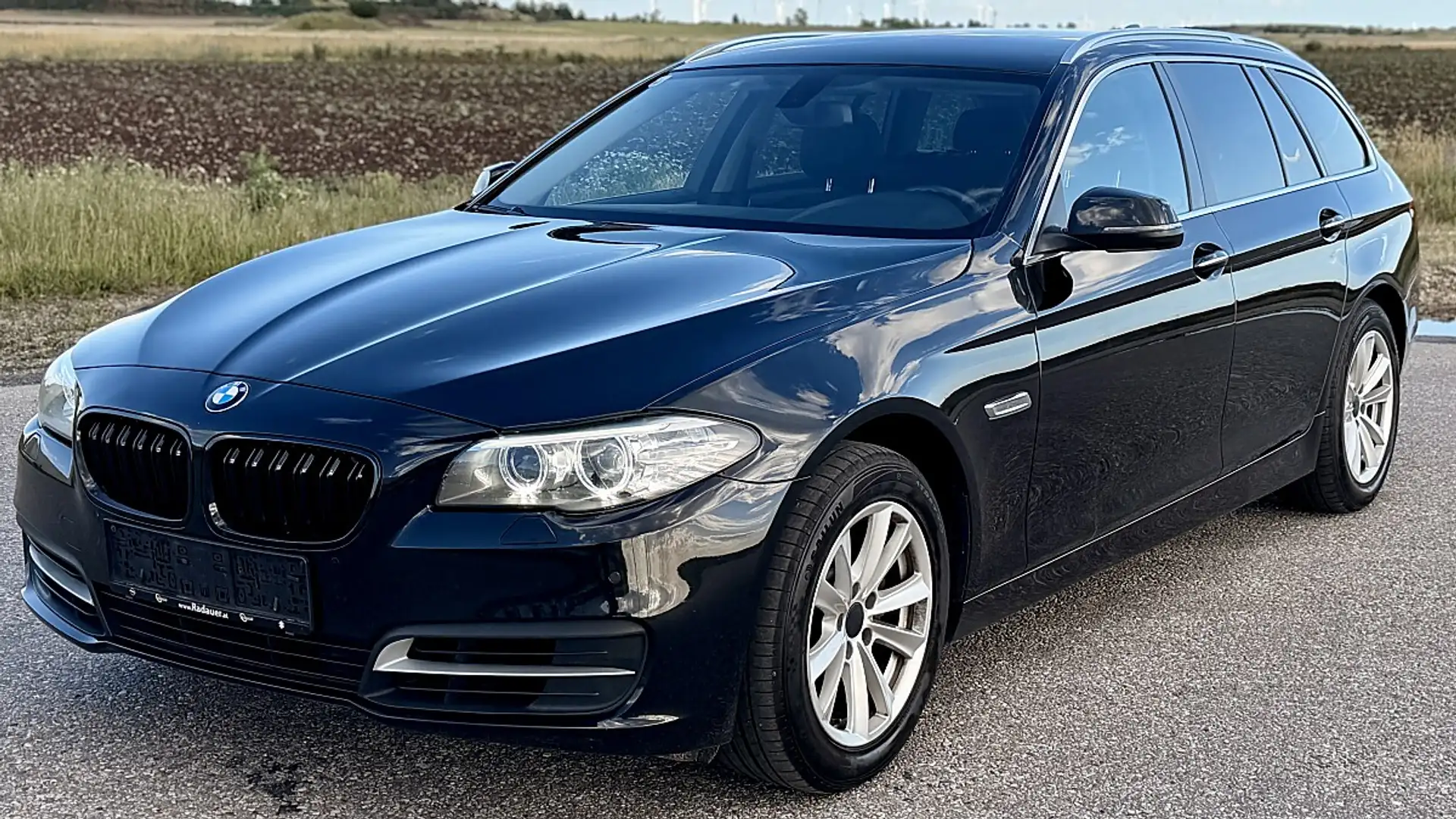 BMW 520 d xDrive Touring *TwinPowerTurbo*4-Zylinder Rei... Schwarz - 1