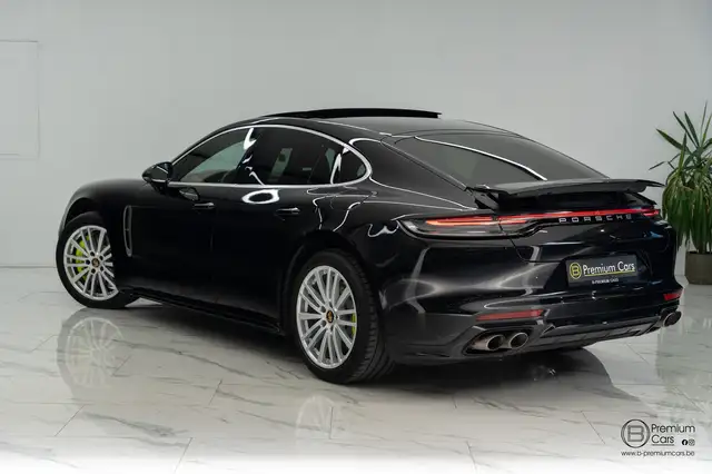Porsche Panamera view 13