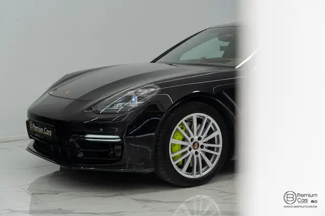 Porsche Panamera view 12