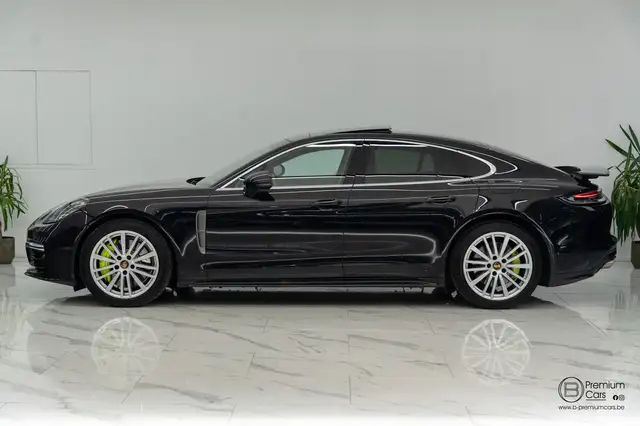 Porsche Panamera view 8