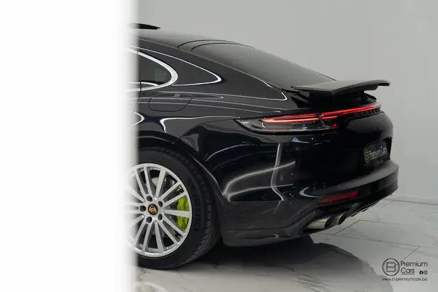 Porsche Panamera view 11