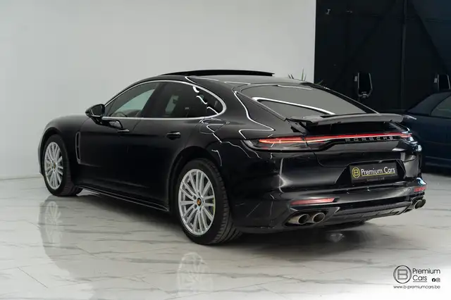 Porsche Panamera view 14
