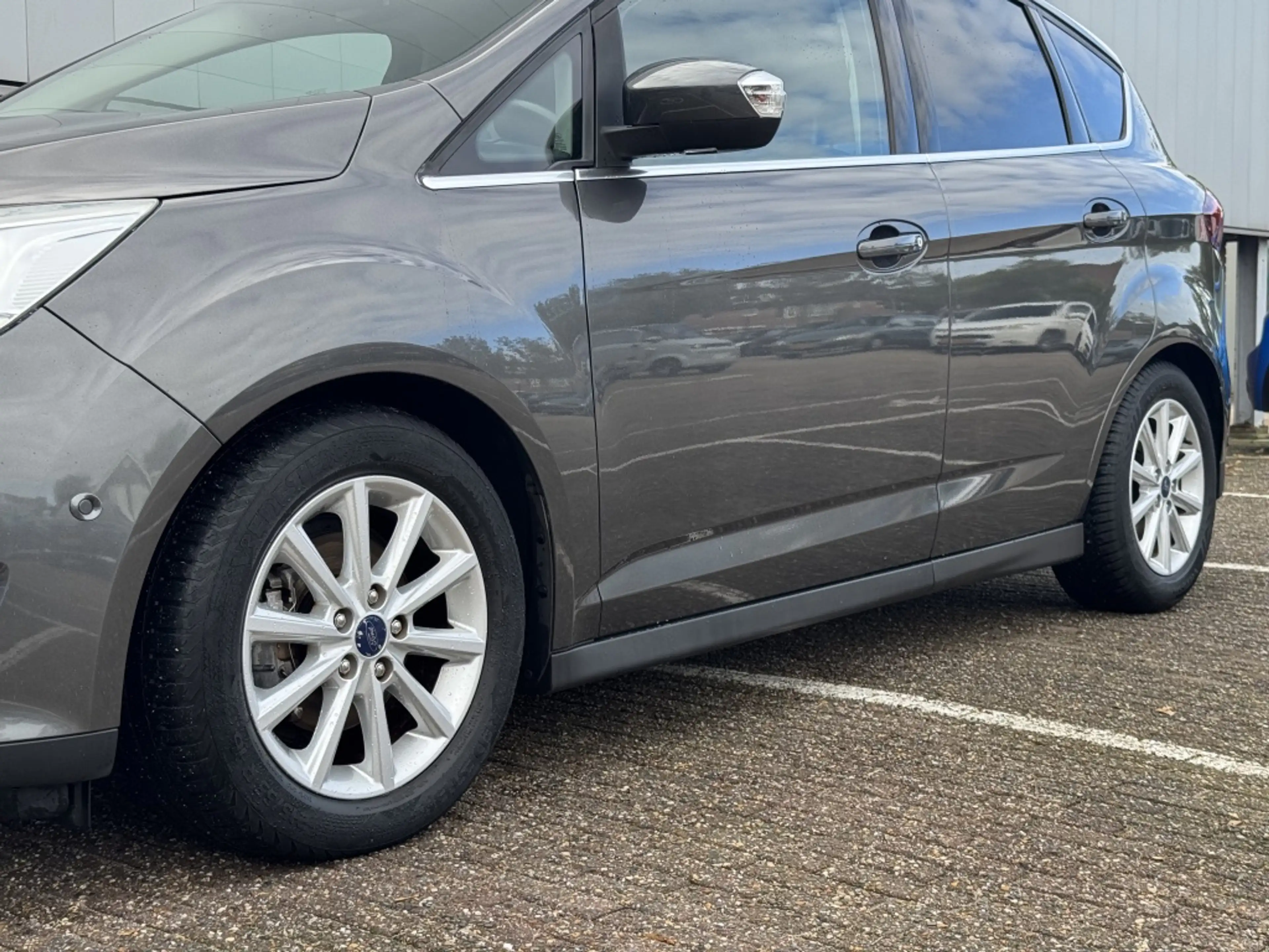 Ford C-Max 1.0 Titanium — photo 8