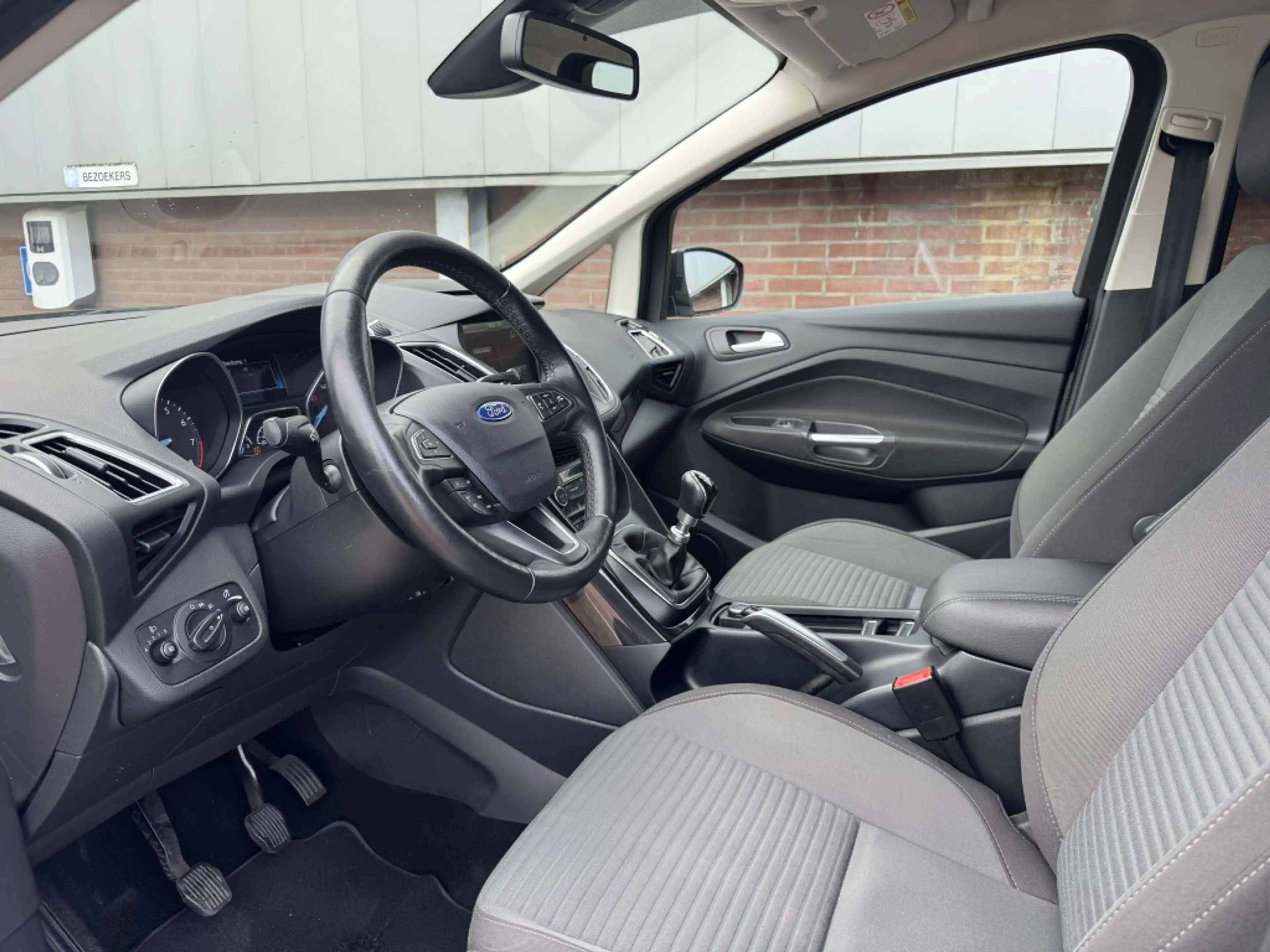 Ford C-Max 1.0 Titanium — photo 14
