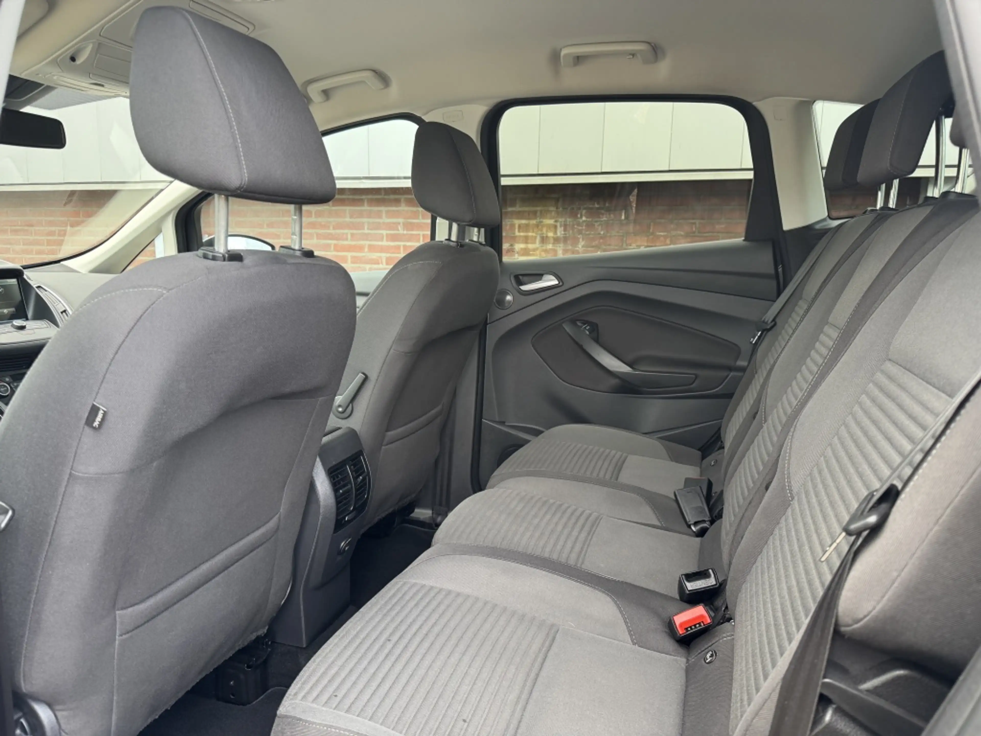 Ford C-Max 1.0 Titanium — photo 11