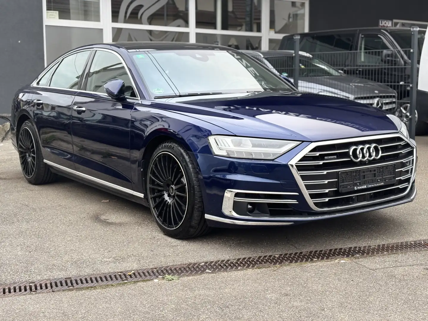 Audi A8 50 TDI quattro MASSAGE SHZ NAVI TEMP SPUR PDC Blau - 1