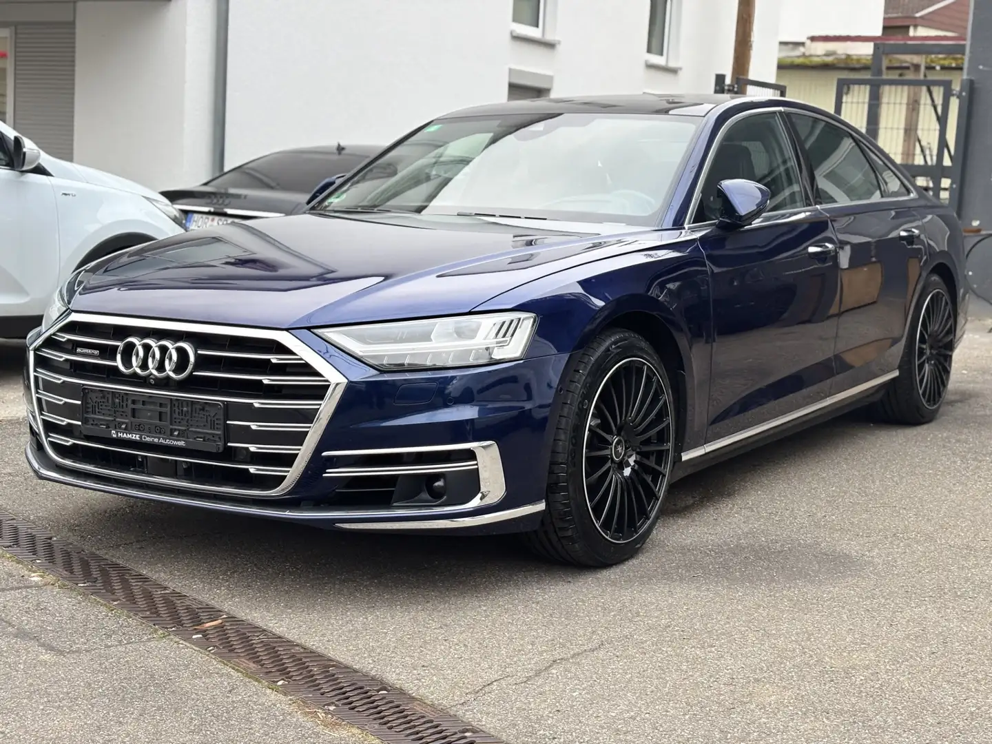 Audi A8 50 TDI quattro MASSAGE SHZ NAVI TEMP SPUR PDC Blau - 2