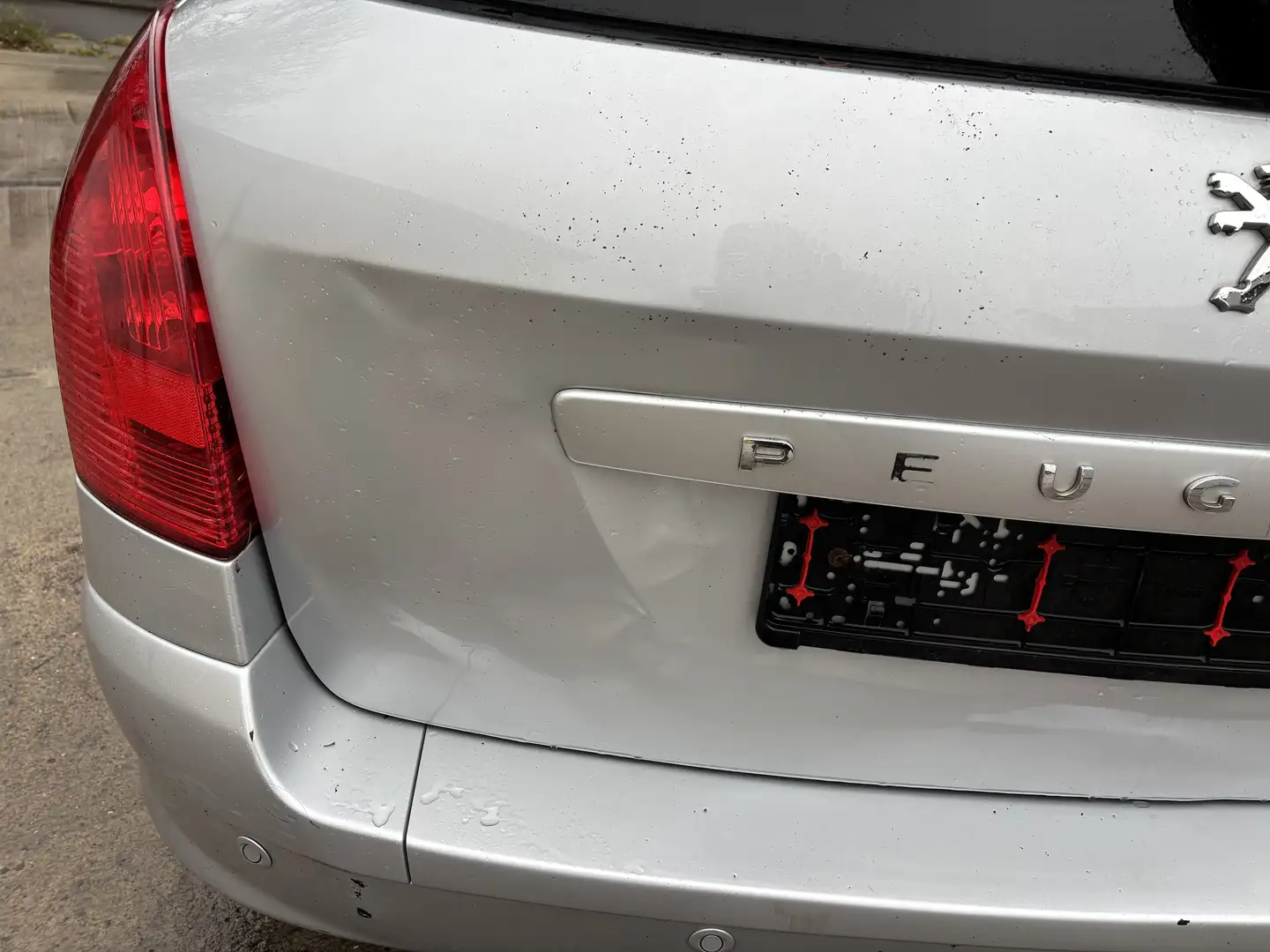 Peugeot 308 308 SW SW 120 VTi Automatik Platinum Grau - 1