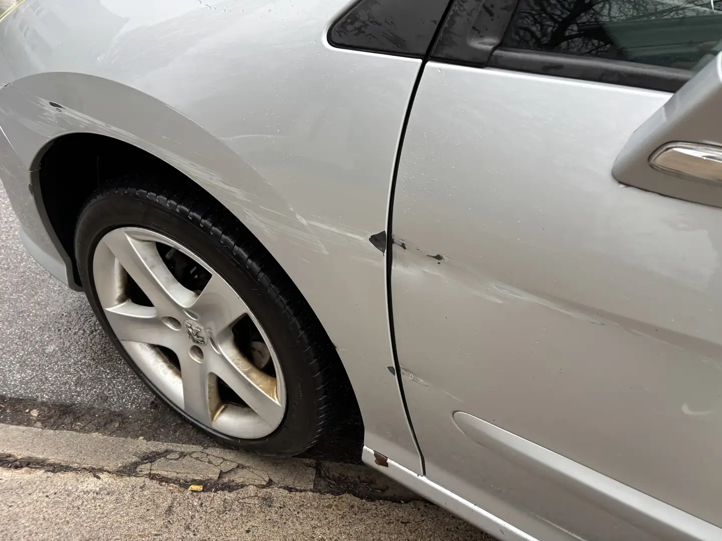 Peugeot 308 308 SW SW 120 VTi Automatik Platinum Grau - 2