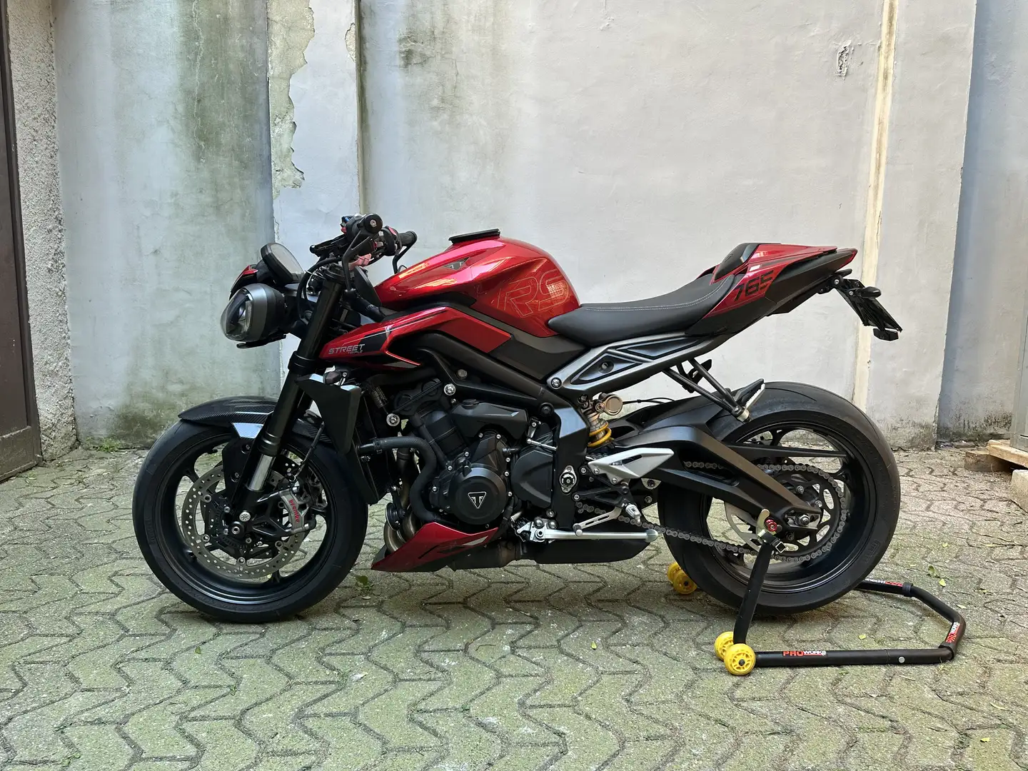 Triumph Street Triple RS - 1