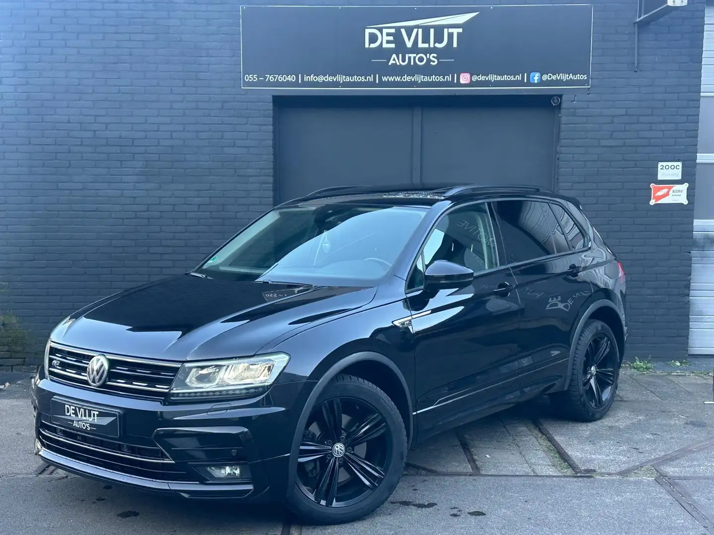 Volkswagen Tiguan 2.0 TSI 230PK 4M R-Line DSG | Pano | Dynaudio | St Schwarz - 2